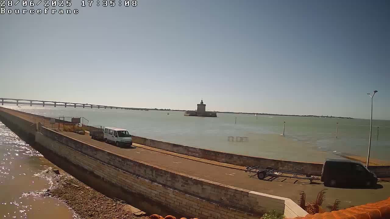 Bourcefranc-Le-Chaups Port & Fort Louvois Fortress Live Cam - Rochefort, Charente-Maritime, Nouvelle-Aquitaine, France