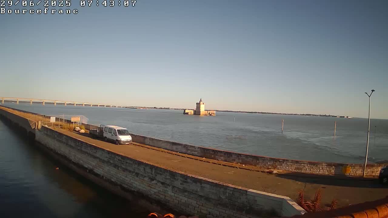 Bourcefranc-Le-Chaups Port & Fort Louvois Fortress Live Cam - Rochefort, Charente-Maritime, Nouvelle-Aquitaine, France