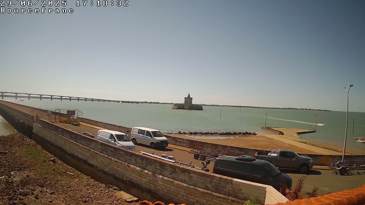 Bourcefranc-Le-Chaups Port & Fort Louvois Fortress Live Cam - Rochefort, Charente-Maritime, Nouvelle-Aquitaine, France
