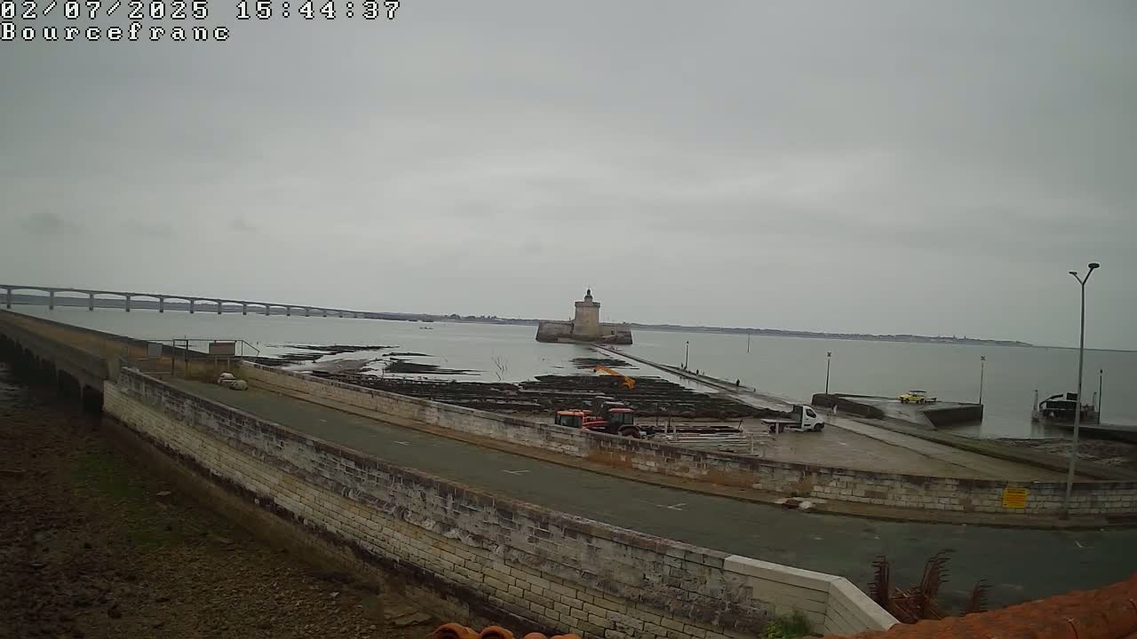 Bourcefranc-Le-Chaups Port & Fort Louvois Fortress Live Cam - Rochefort, Charente-Maritime, Nouvelle-Aquitaine, France