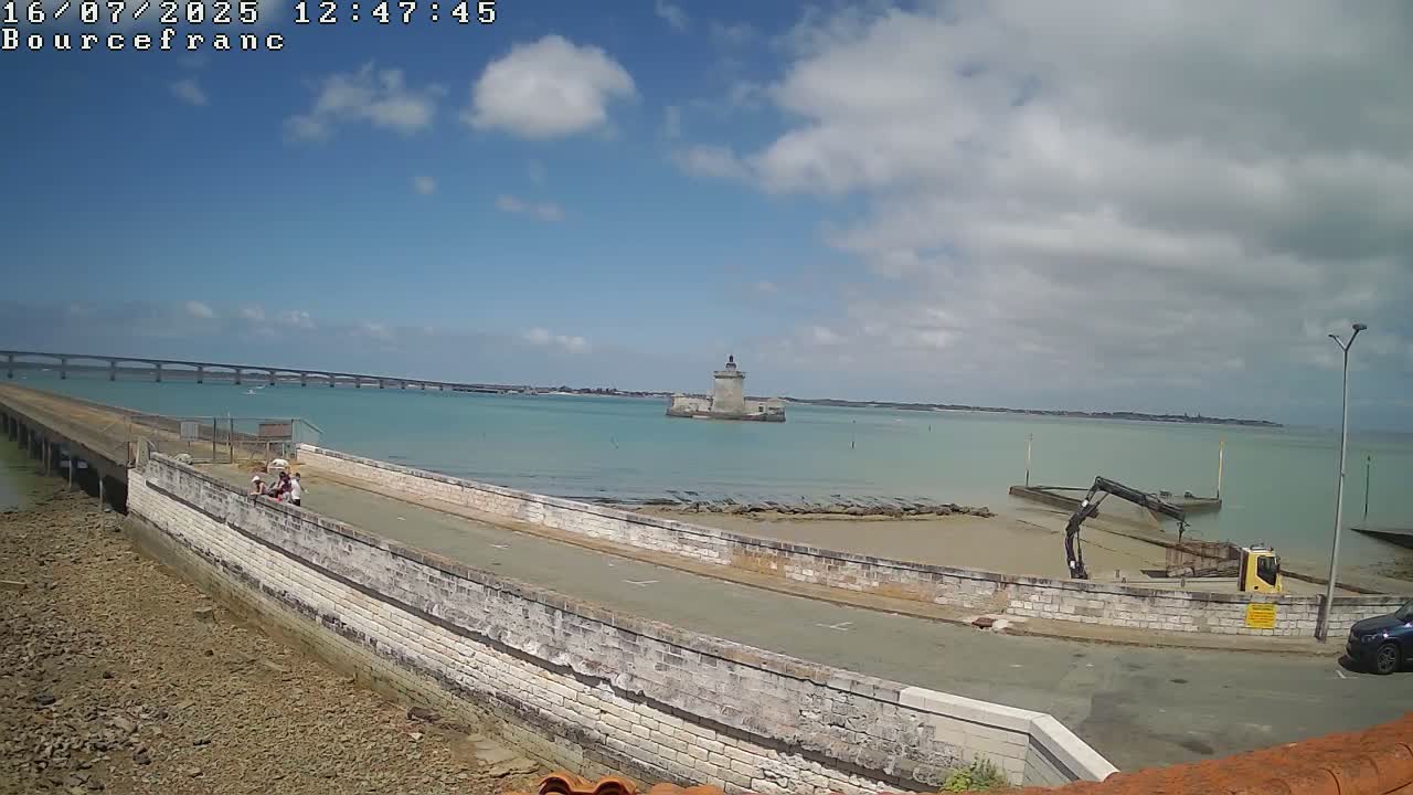 Bourcefranc-Le-Chaups Port & Fort Louvois Fortress Live Cam - Rochefort, Charente-Maritime, Nouvelle-Aquitaine, France
