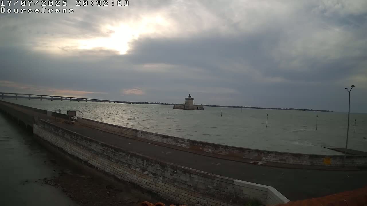 Bourcefranc-Le-Chaups Port & Fort Louvois Fortress Live Cam - Rochefort, Charente-Maritime, Nouvelle-Aquitaine, France
