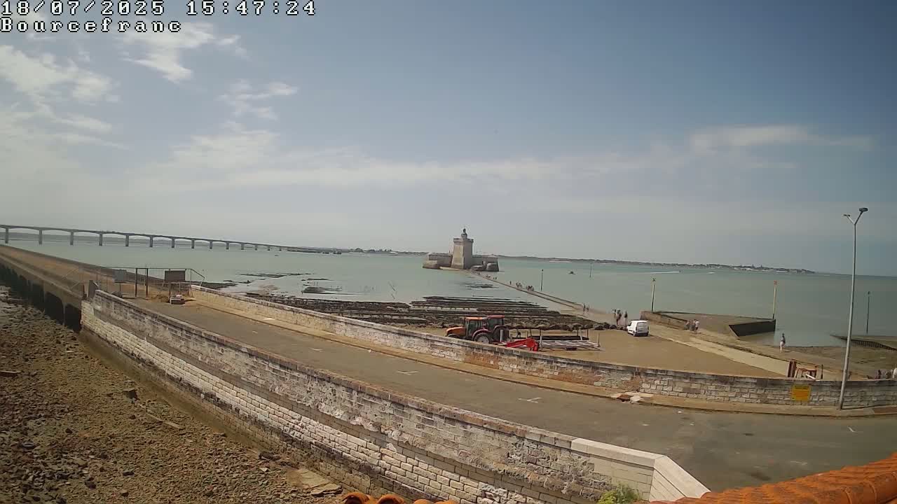 Bourcefranc-Le-Chaups Port & Fort Louvois Fortress Live Cam - Rochefort, Charente-Maritime, Nouvelle-Aquitaine, France