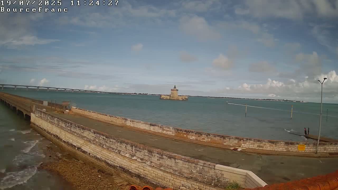 Bourcefranc-Le-Chaups Port & Fort Louvois Fortress Live Cam - Rochefort, Charente-Maritime, Nouvelle-Aquitaine, France