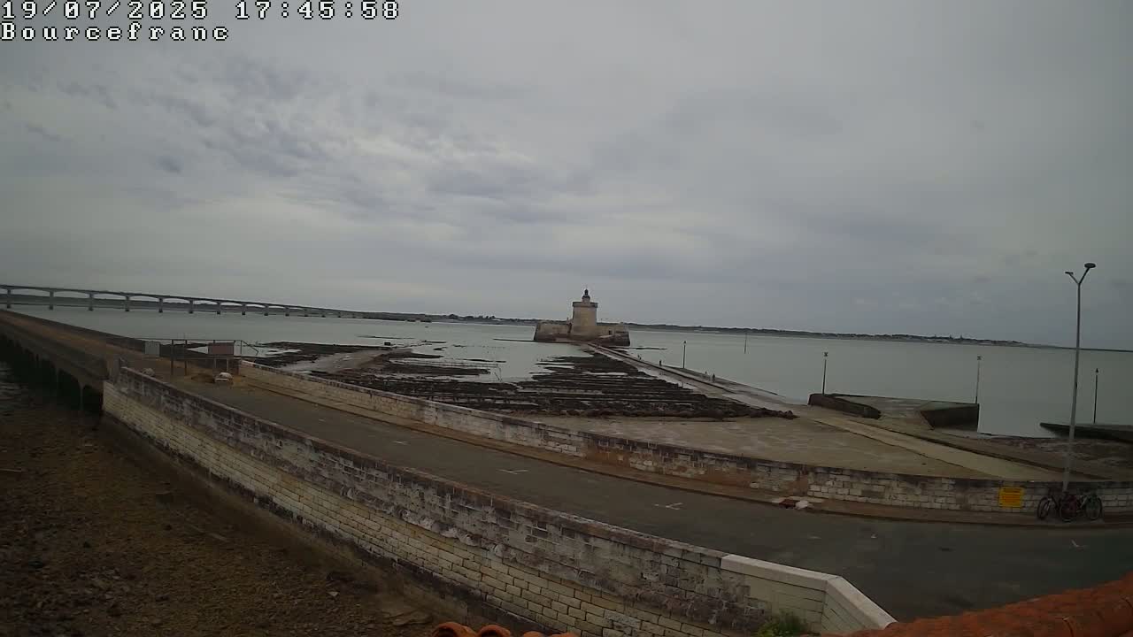 Bourcefranc-Le-Chaups Port & Fort Louvois Fortress Live Cam - Rochefort, Charente-Maritime, Nouvelle-Aquitaine, France