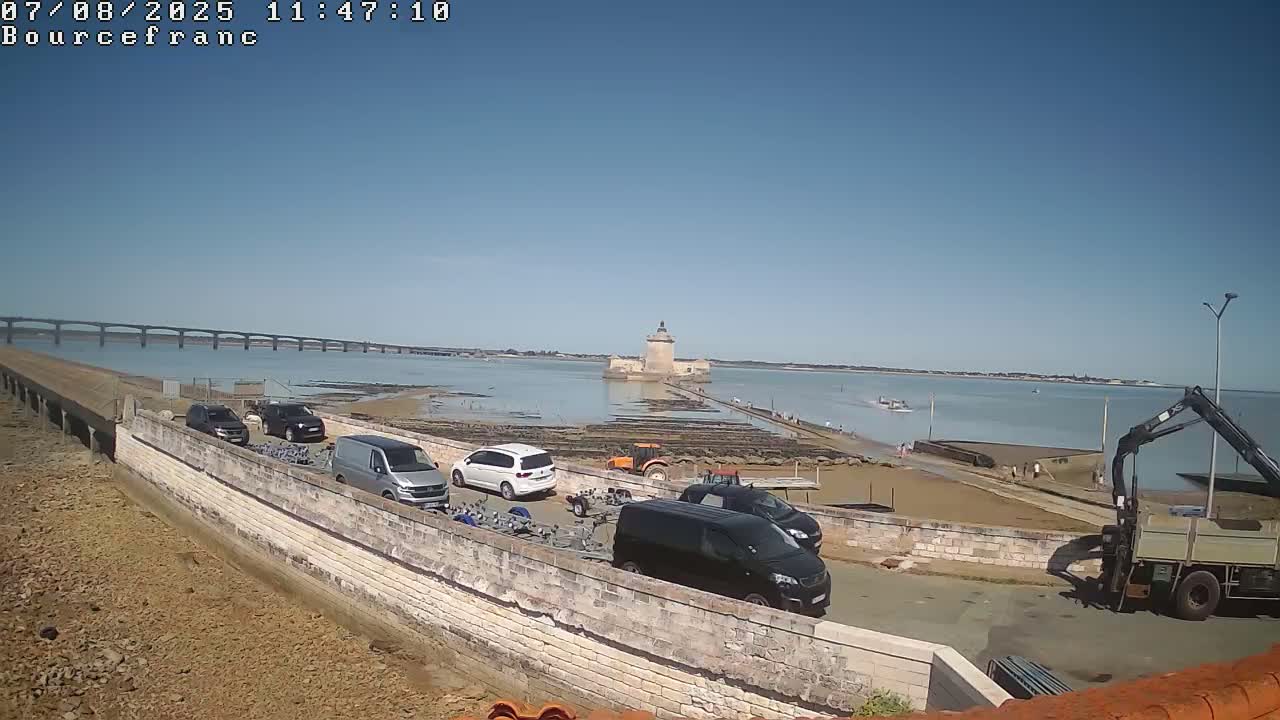 Bourcefranc-Le-Chaups Port & Fort Louvois Fortress Live Cam - Rochefort, Charente-Maritime, Nouvelle-Aquitaine, France