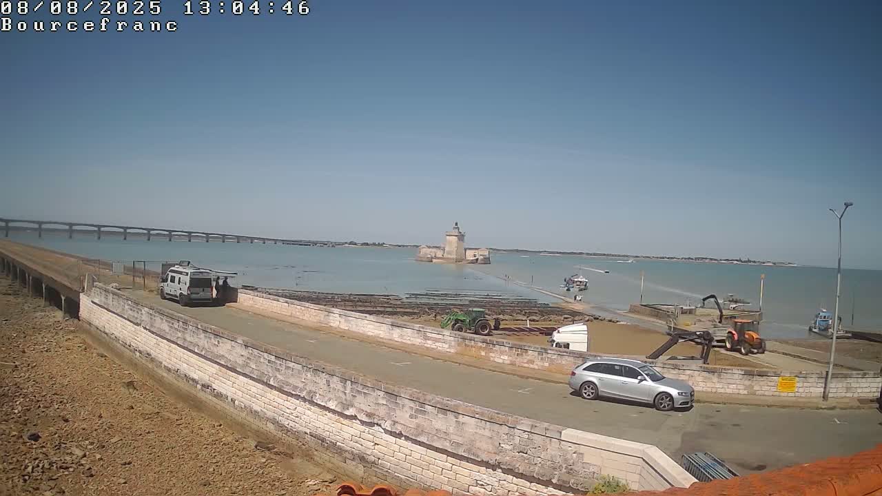 Bourcefranc-Le-Chaups Port & Fort Louvois Fortress Live Cam - Rochefort, Charente-Maritime, Nouvelle-Aquitaine, France