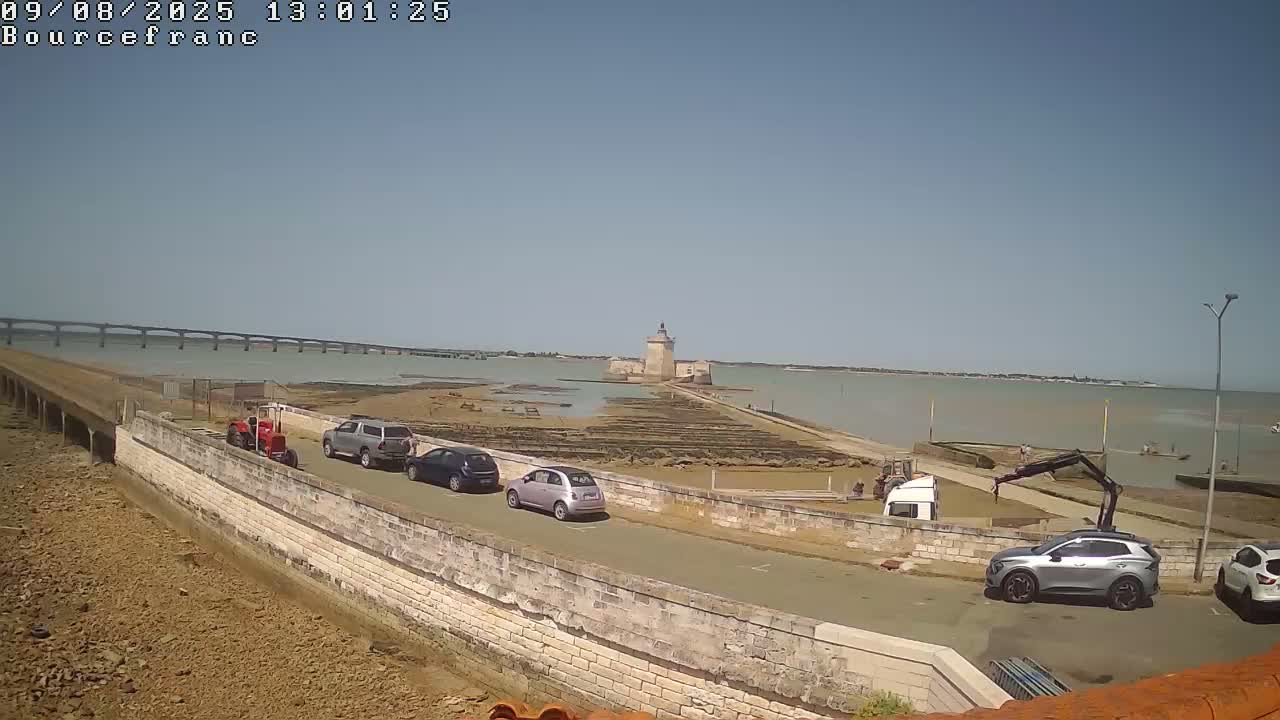 Bourcefranc-Le-Chaups Port & Fort Louvois Fortress Live Cam - Rochefort, Charente-Maritime, Nouvelle-Aquitaine, France