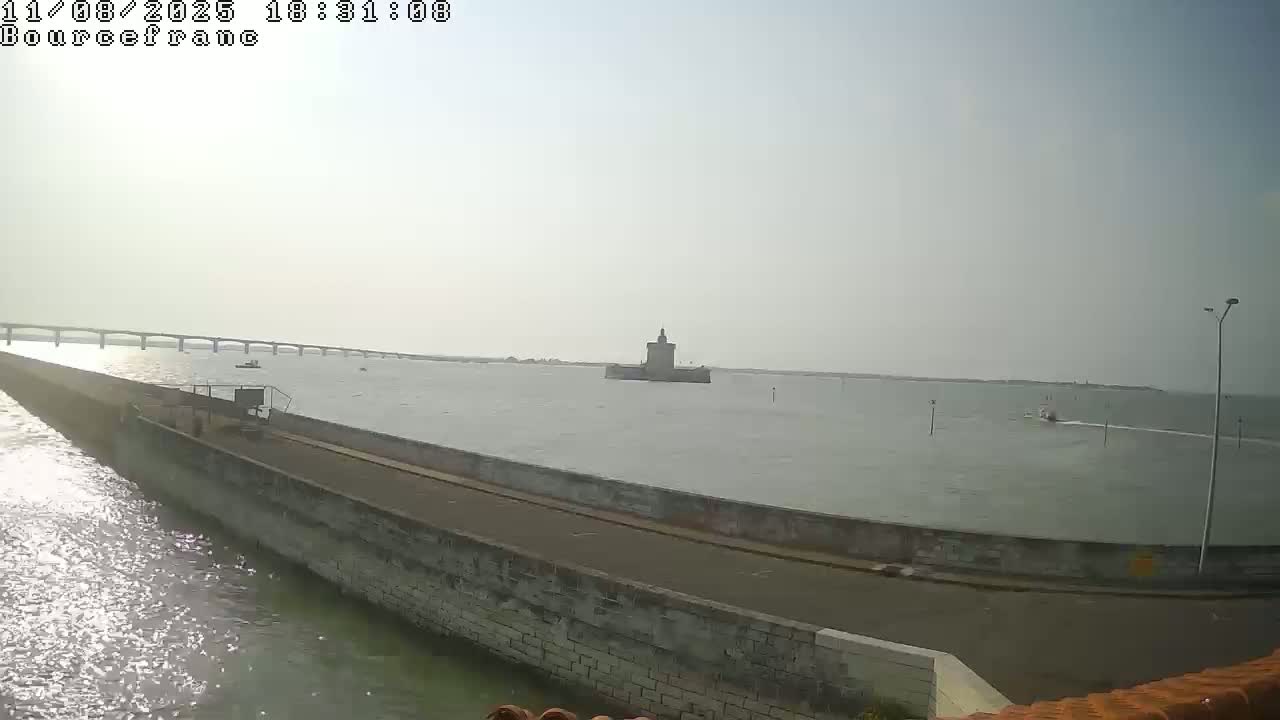 Bourcefranc-Le-Chaups Port & Fort Louvois Fortress Live Cam - Rochefort, Charente-Maritime, Nouvelle-Aquitaine, France