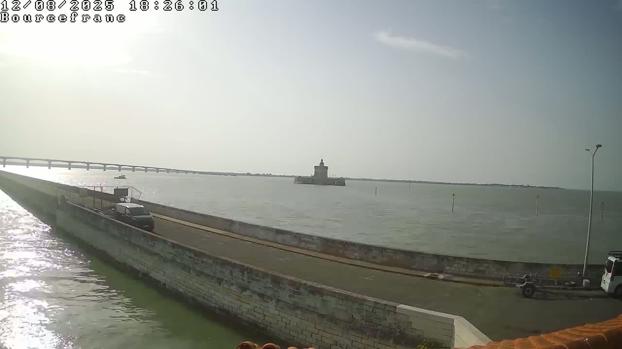 Bourcefranc-Le-Chaups Port & Fort Louvois Fortress Live Cam - Rochefort, Charente-Maritime, Nouvelle-Aquitaine, France