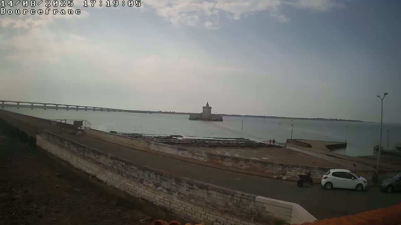 Bourcefranc-Le-Chaups Port & Fort Louvois Fortress Live Cam - Rochefort, Charente-Maritime, Nouvelle-Aquitaine, France