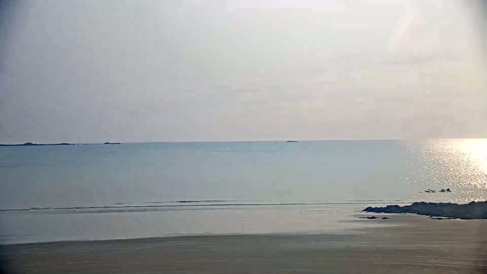 Etables-sur-Mer , Plage des Godelins Beach Live Cam - Saint-Brieuc, Cotes-d'Armor, Bretagne, france