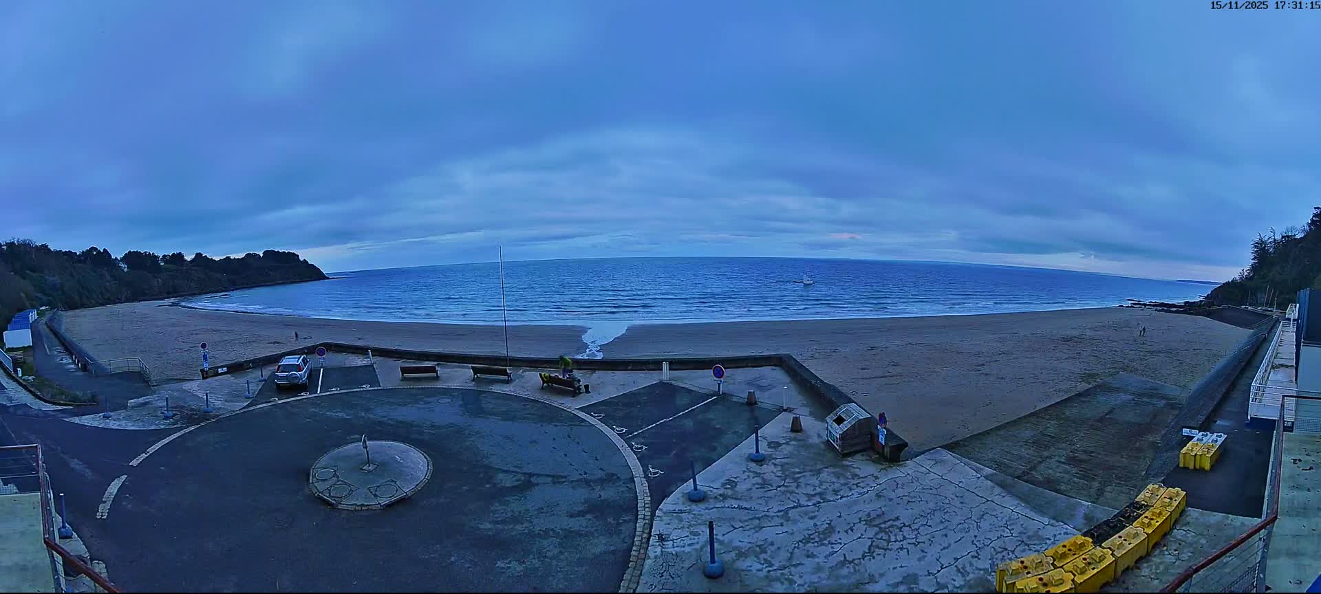 Etables-sur-Mer , Plage des Godelins Beach Live Cam - Saint-Brieuc, Cotes-d'Armor, Bretagne, france