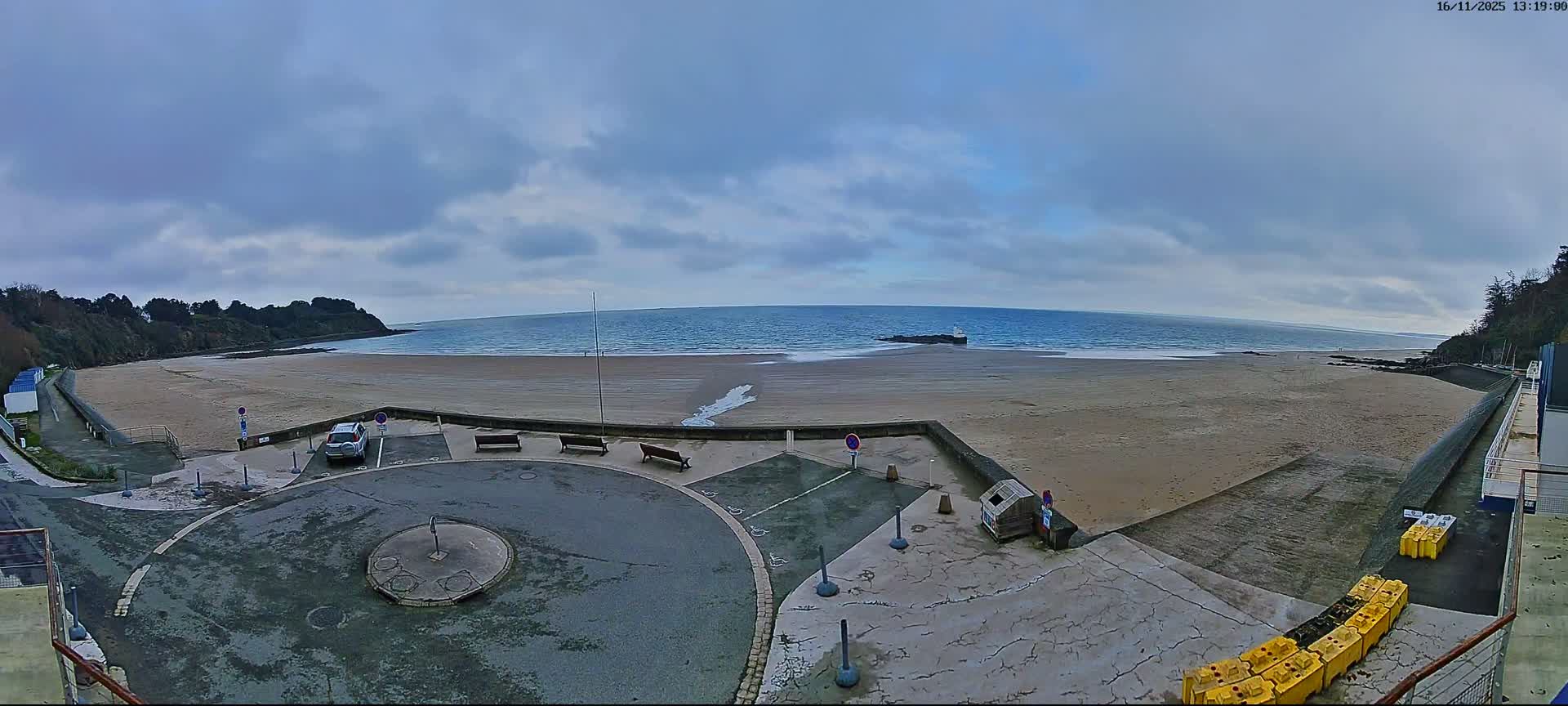 Etables-sur-Mer , Plage des Godelins Beach Live Cam - Saint-Brieuc, Cotes-d'Armor, Bretagne, france
