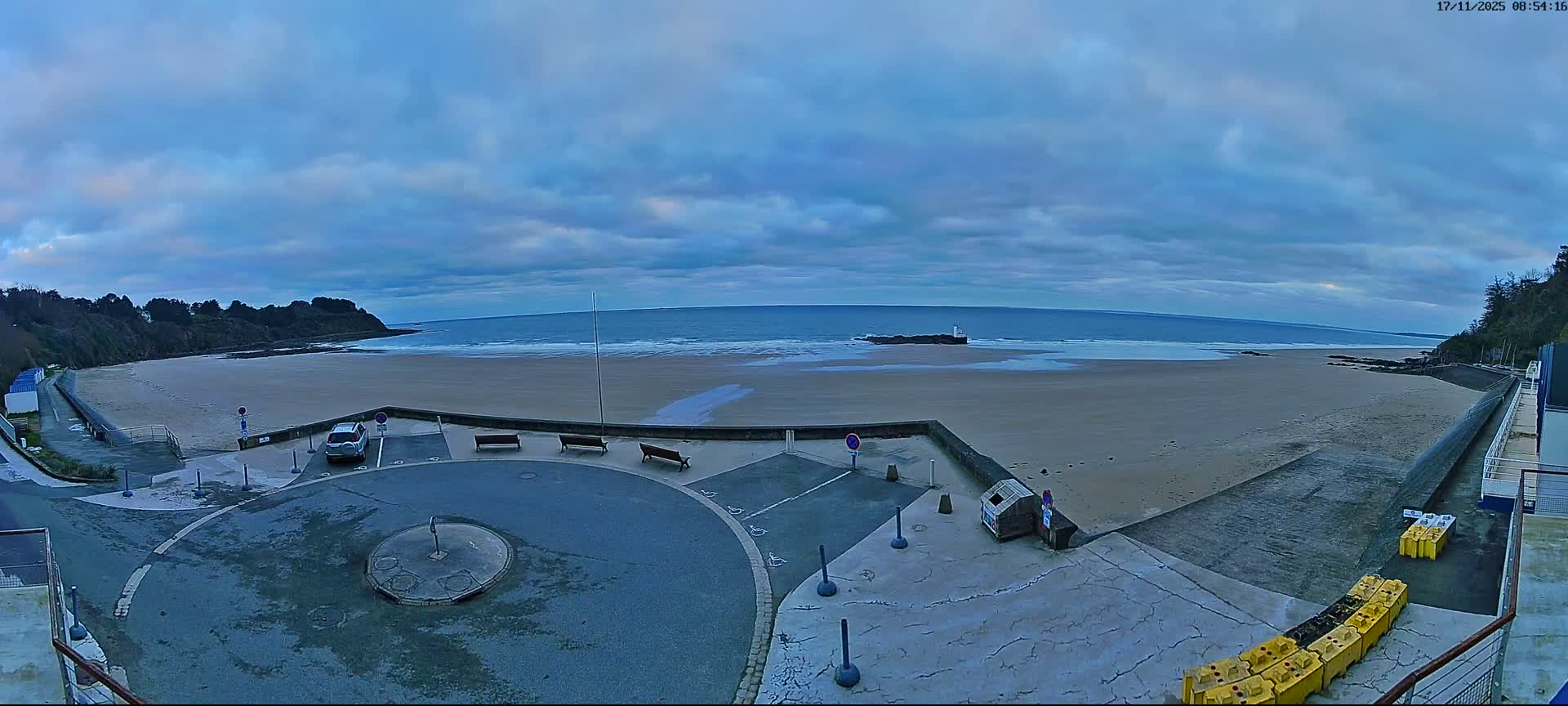 Etables-sur-Mer , Plage des Godelins Beach Live Cam - Saint-Brieuc, Cotes-d'Armor, Bretagne, france
