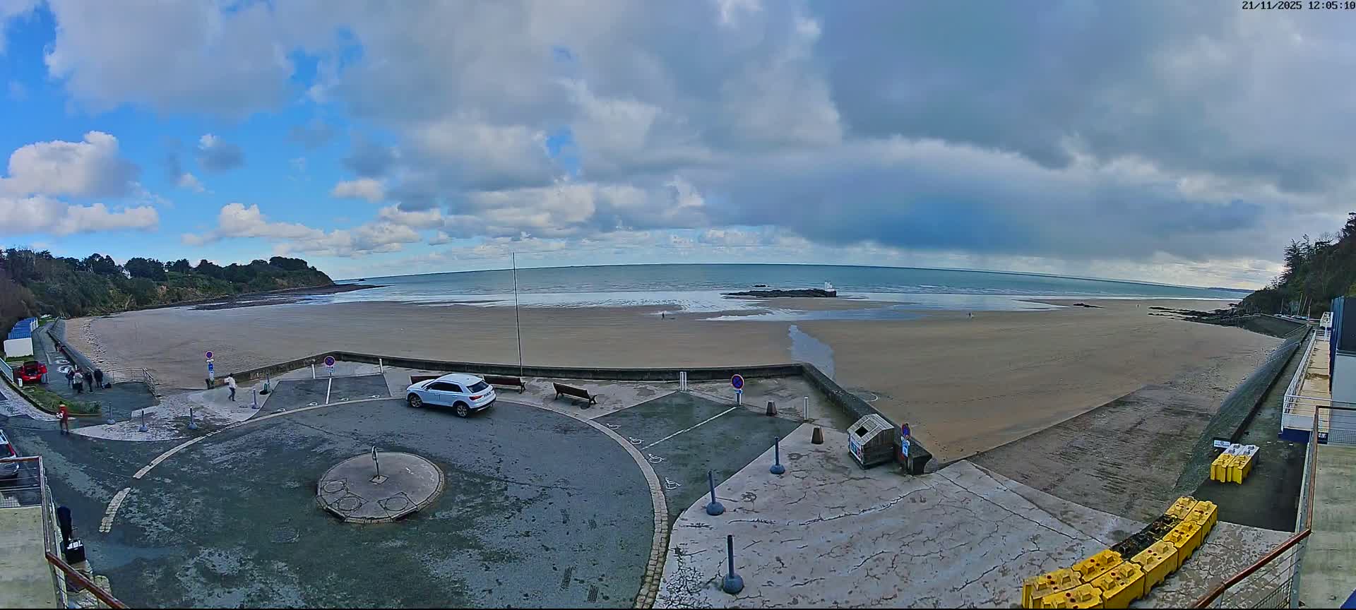 Etables-sur-Mer , Plage des Godelins Beach Live Cam - Saint-Brieuc, Cotes-d'Armor, Bretagne, france