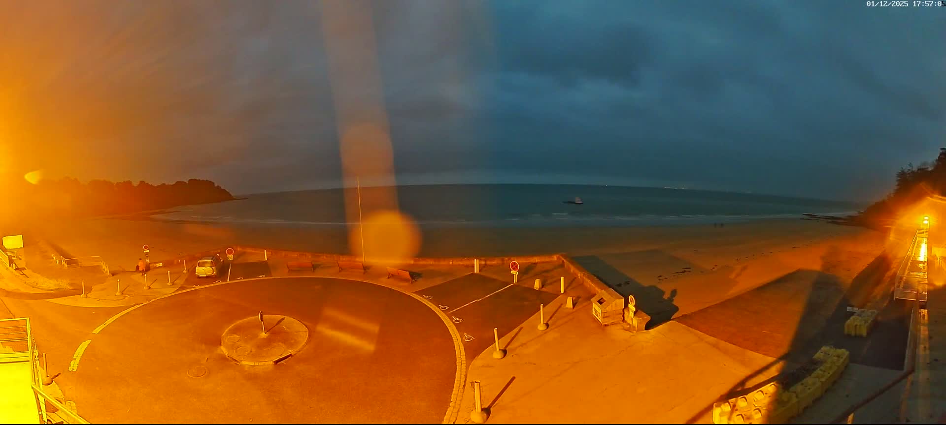 Etables-sur-Mer , Plage des Godelins Beach Live Cam - Saint-Brieuc, Cotes-d'Armor, Bretagne, france