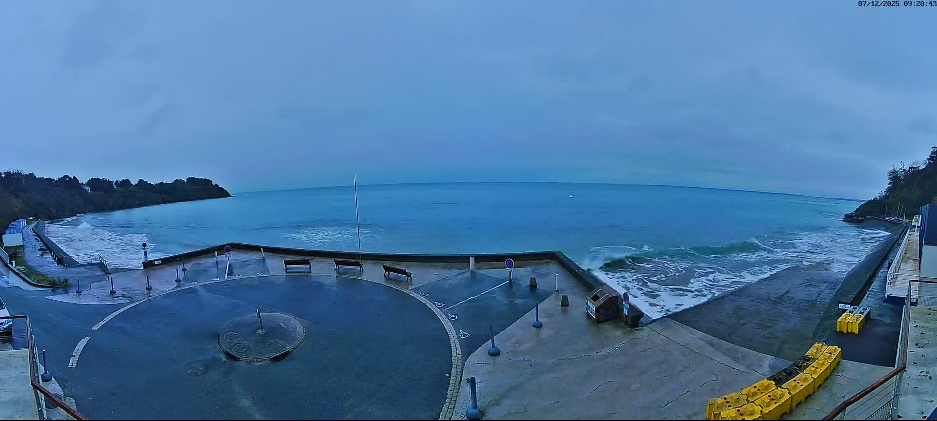 Etables-sur-Mer , Plage des Godelins Beach Live Cam - Saint-Brieuc, Cotes-d'Armor, Bretagne, france