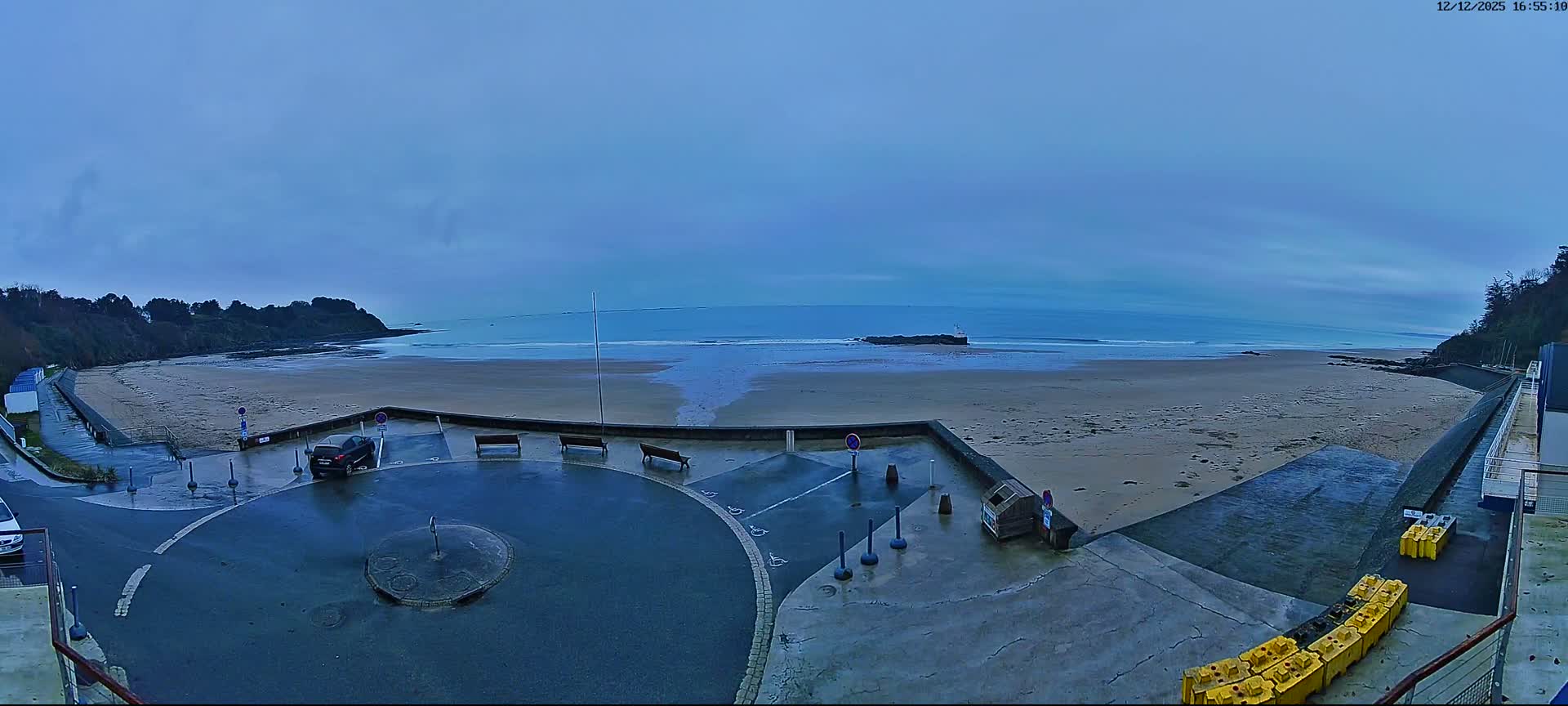 Etables-sur-Mer , Plage des Godelins Beach Live Cam - Saint-Brieuc, Cotes-d'Armor, Bretagne, france