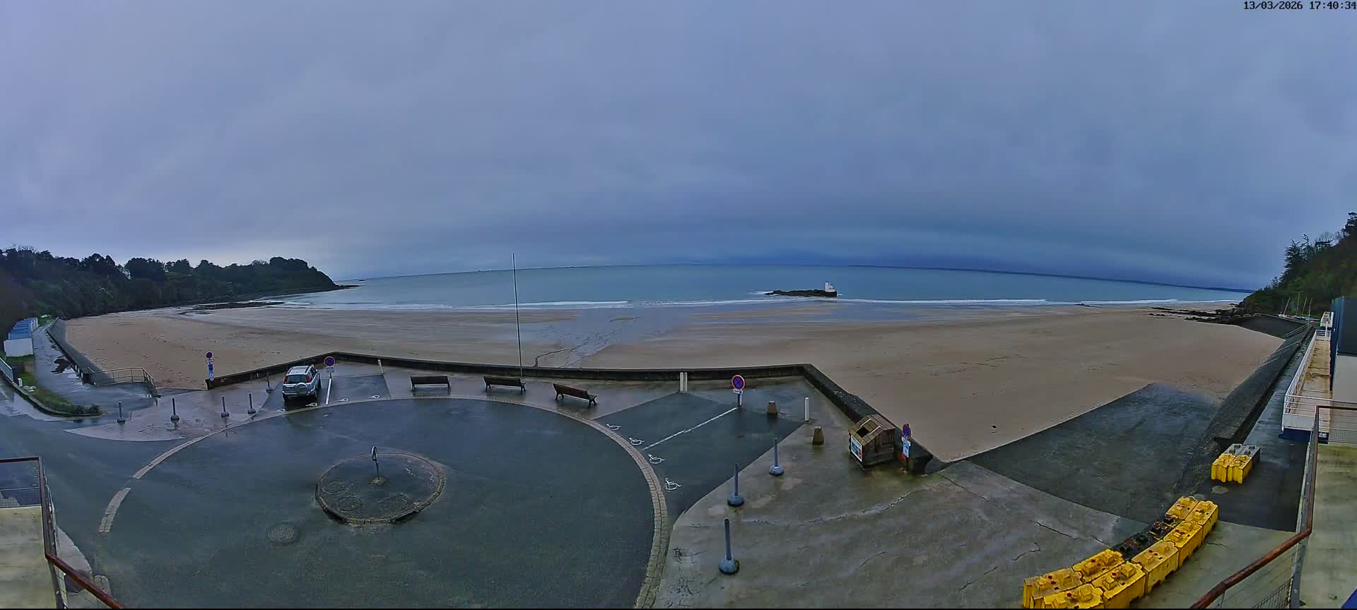 Etables-sur-Mer , Plage des Godelins Beach Live Cam - Saint-Brieuc, Cotes-d'Armor, Bretagne, france