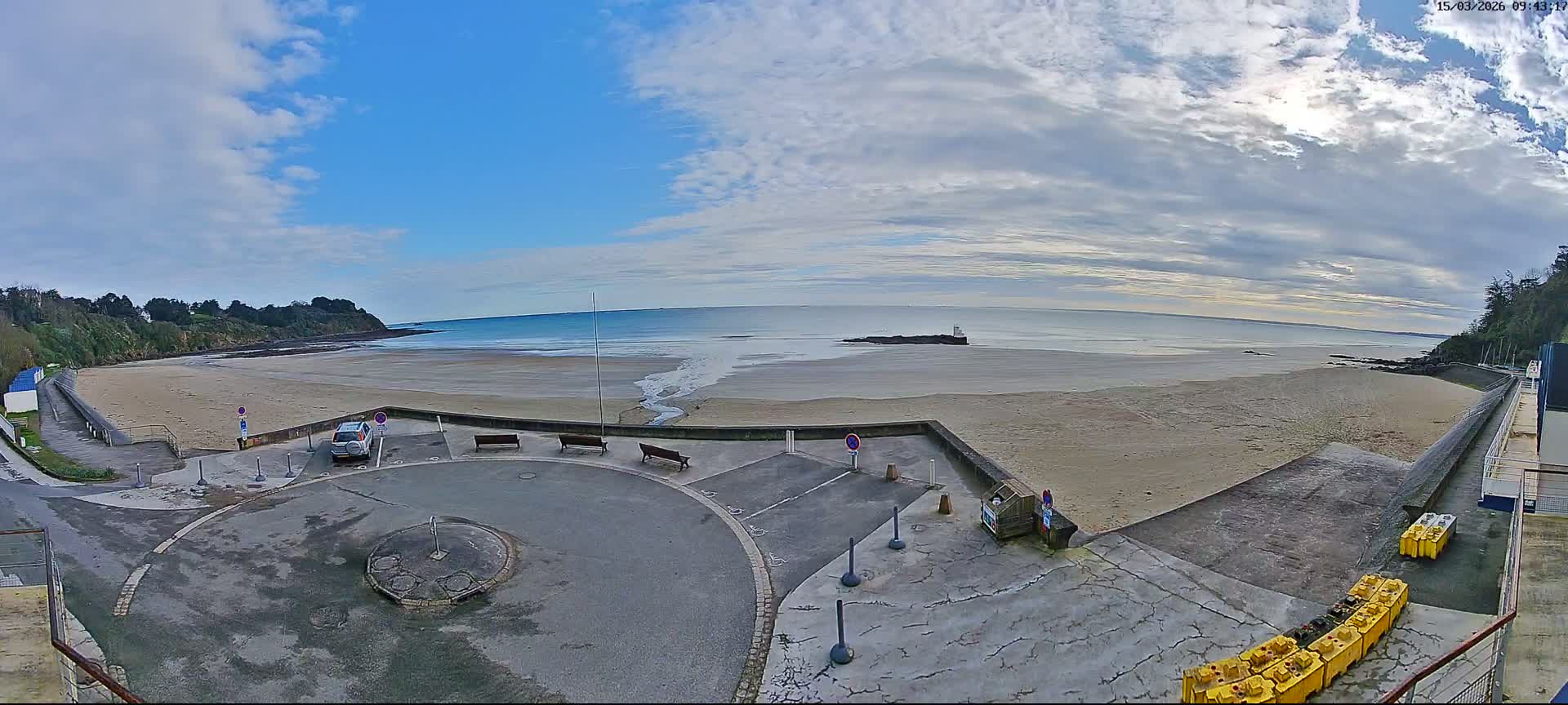 Etables-sur-Mer , Plage des Godelins Beach Live Cam - Saint-Brieuc, Cotes-d'Armor, Bretagne, france