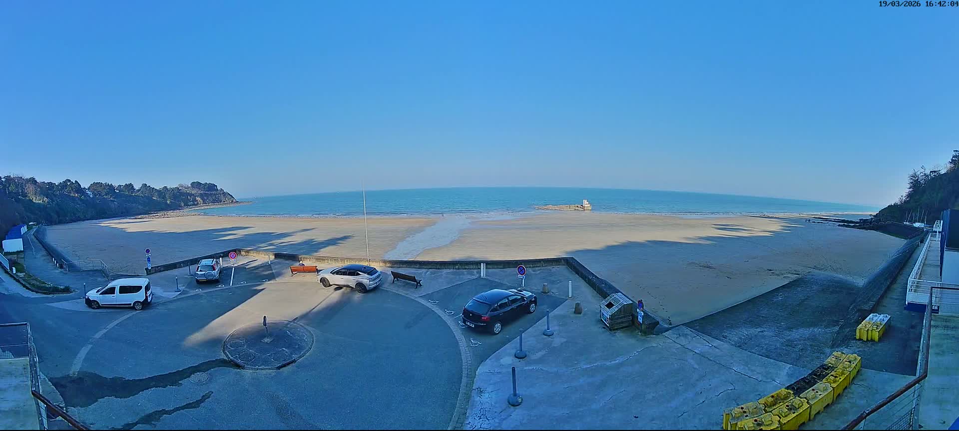 Etables-sur-Mer , Plage des Godelins Beach Live Cam - Saint-Brieuc, Cotes-d'Armor, Bretagne, france