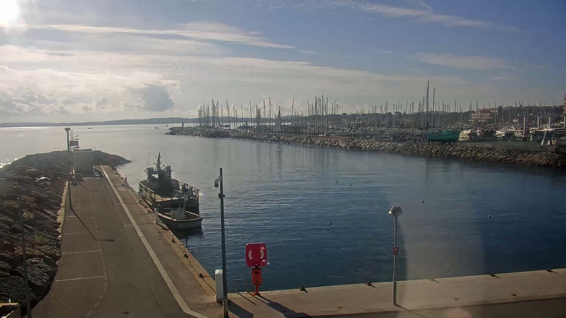 Hyeres - Port-Saint-Pierre Live Cam - Toulon, Var, Provence-Alpes-Cote d’Azur, France