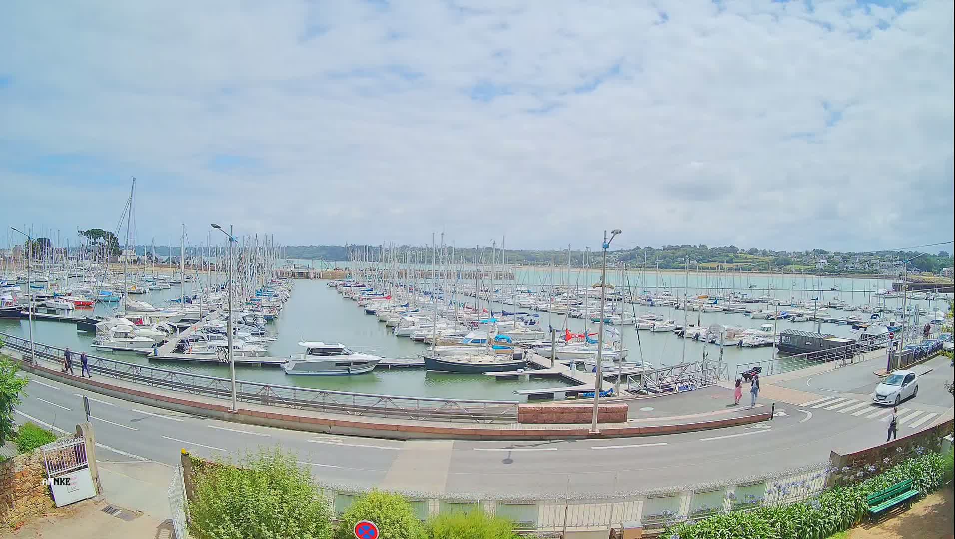 Perros-Guirec, Port de Perros Marine Live Cam - Lannion, Cotes-d'Armor, Bretagne, France