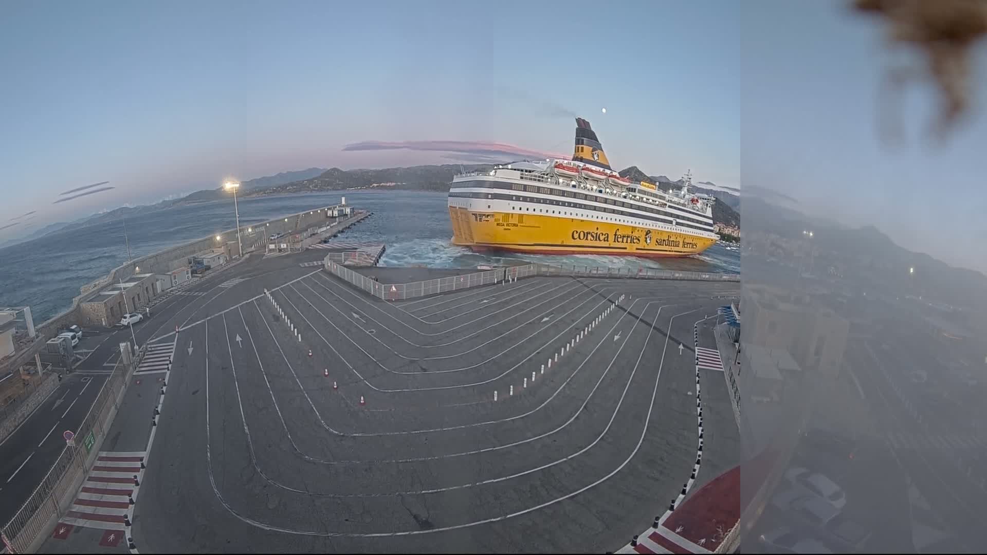 Port de l'Ile Rousse Port Live Cam - Calvi, Haute-Corse, Corse, France