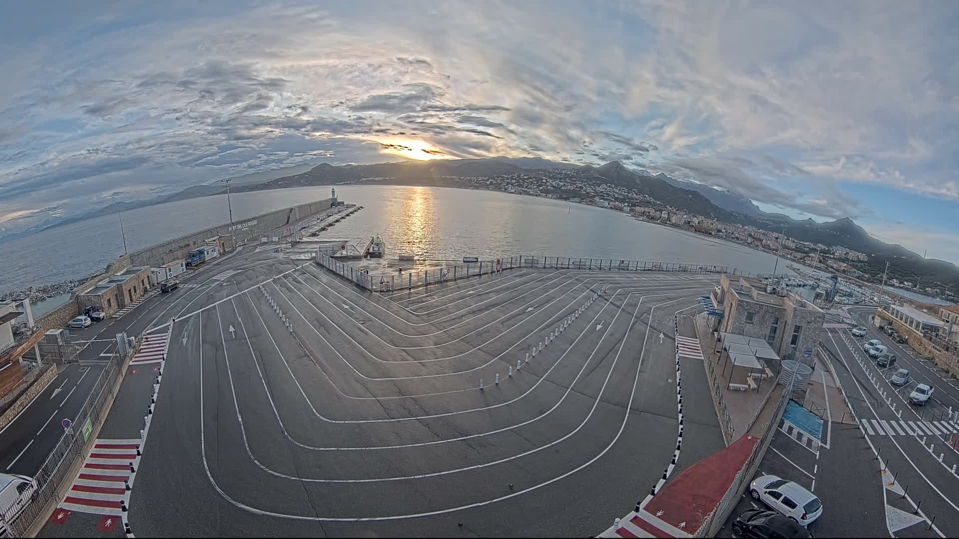 Port de l'Ile Rousse Port Live Cam - Calvi, Haute-Corse, Corse, France