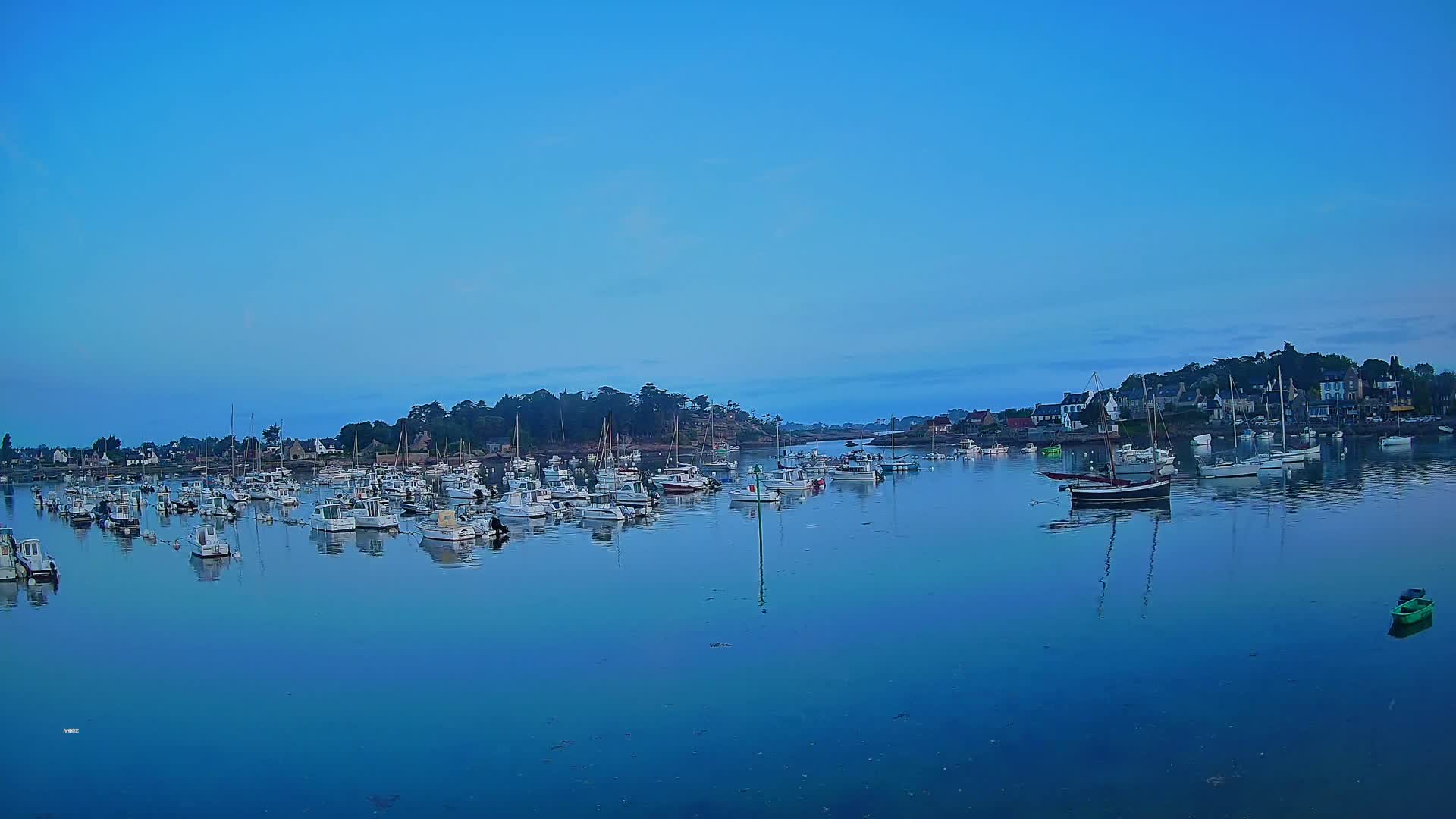 Port de Ploumanac'h Saint Perros-Guirec City View  Live Cam - Lannion, Cotes-d'Armor, Bretagne, France