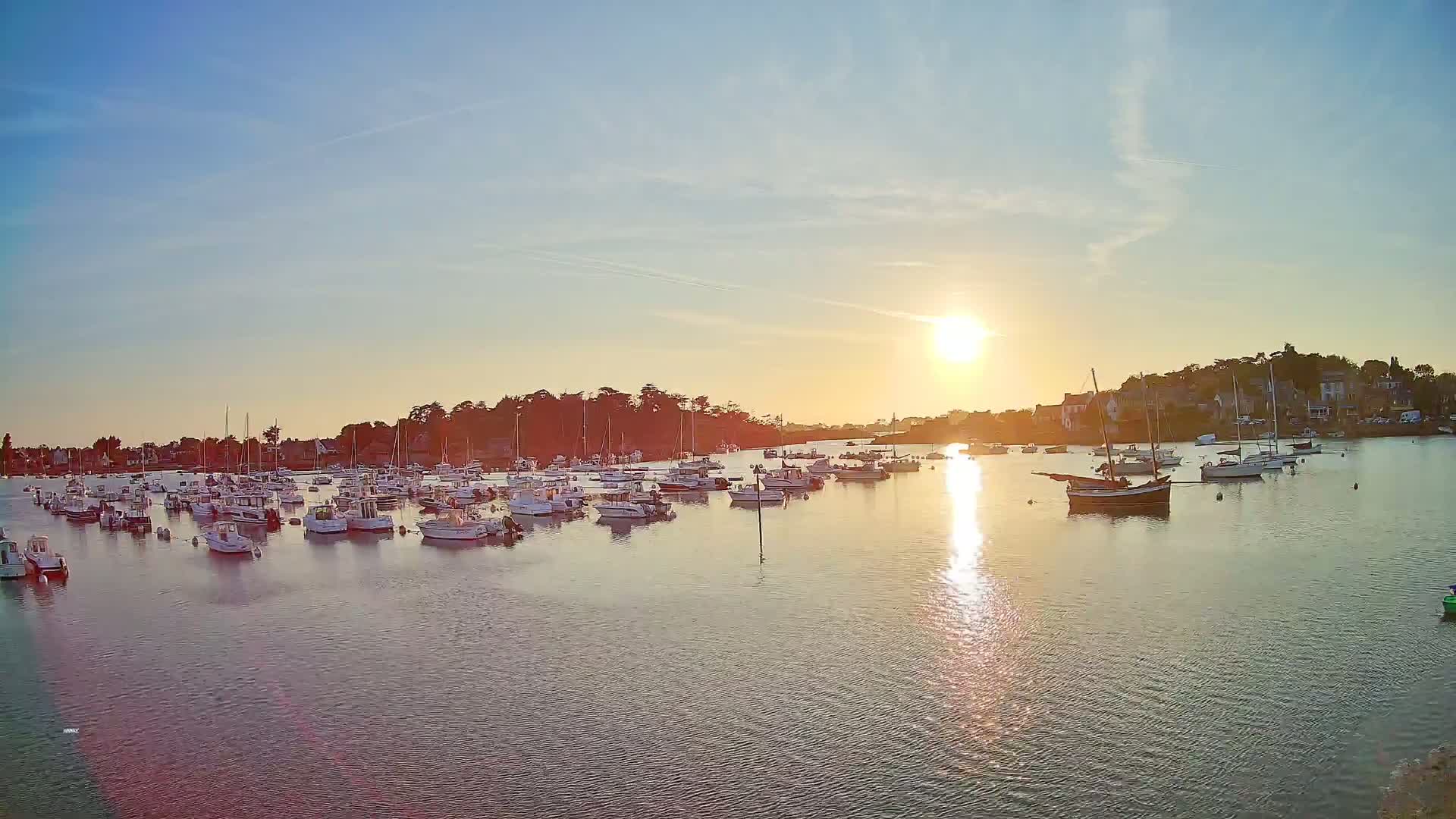 Port de Ploumanac'h Saint Perros-Guirec City View  Live Cam - Lannion, Cotes-d'Armor, Bretagne, France