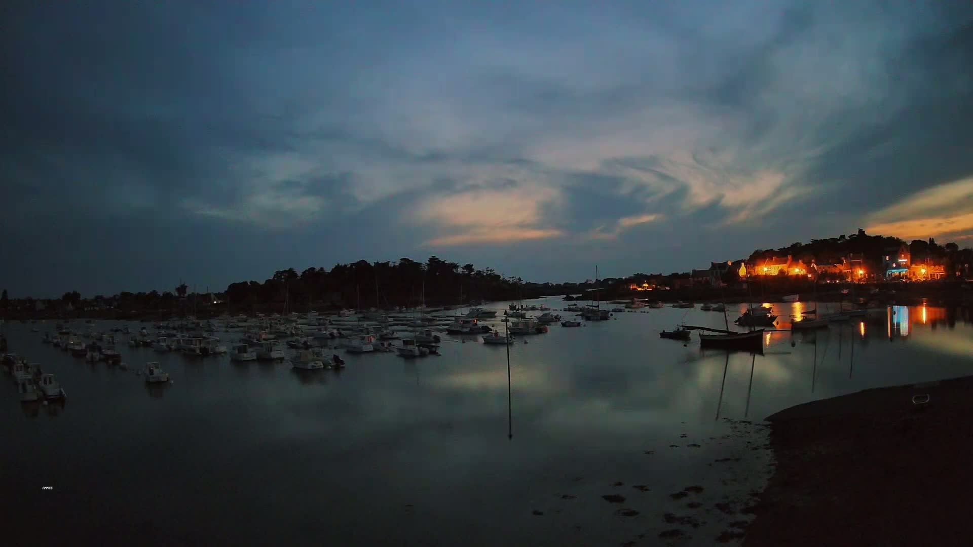 Port de Ploumanac'h Saint Perros-Guirec City View  Live Cam - Lannion, Cotes-d'Armor, Bretagne, France