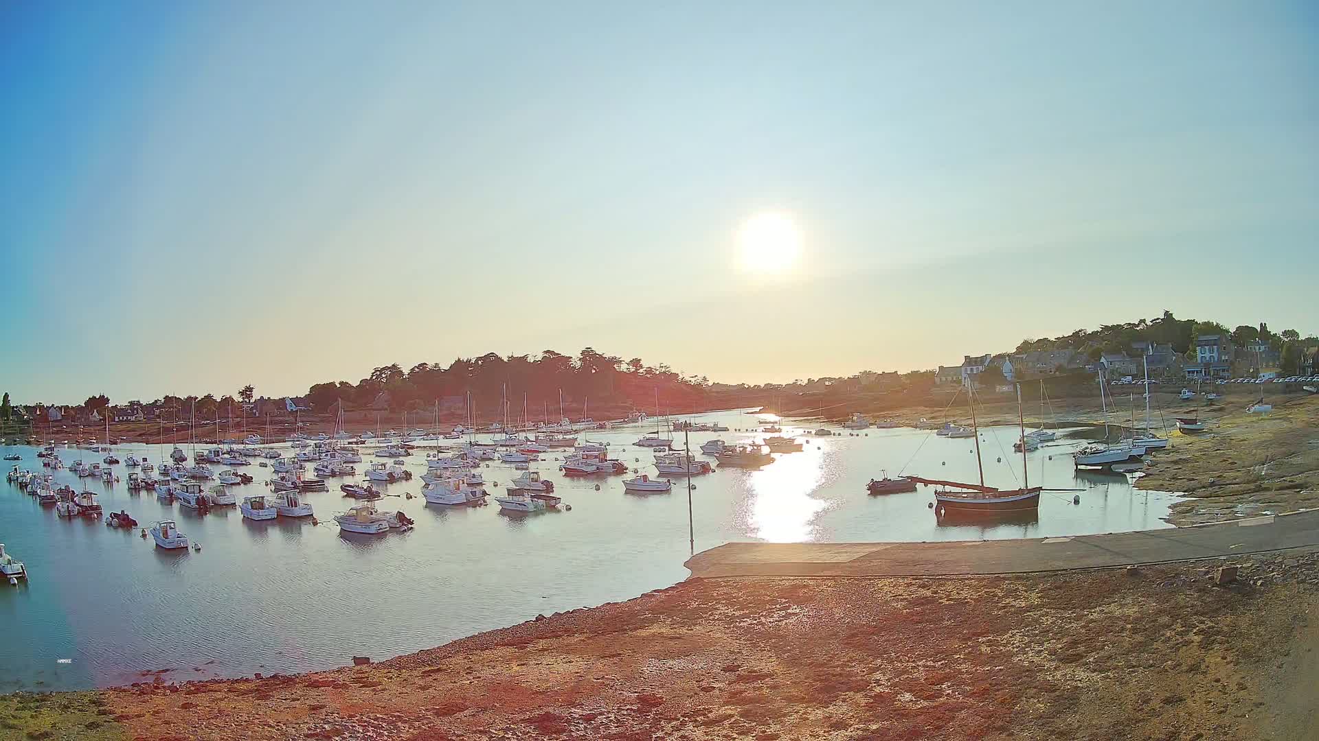 Port de Ploumanac'h Saint Perros-Guirec City View  Live Cam - Lannion, Cotes-d'Armor, Bretagne, France