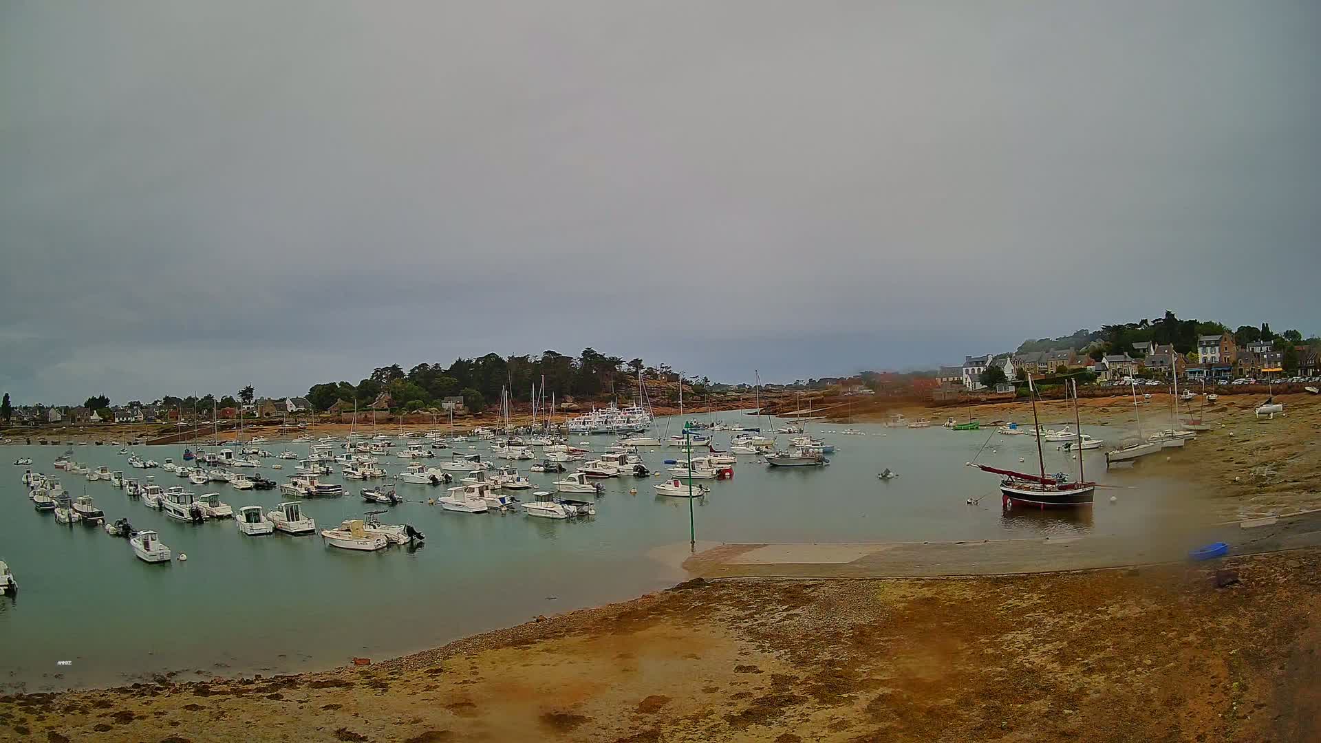Port de Ploumanac'h Saint Perros-Guirec City View  Live Cam - Lannion, Cotes-d'Armor, Bretagne, France