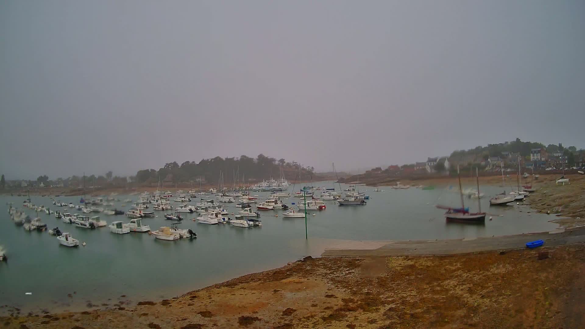 Port de Ploumanac'h Saint Perros-Guirec City View  Live Cam - Lannion, Cotes-d'Armor, Bretagne, France