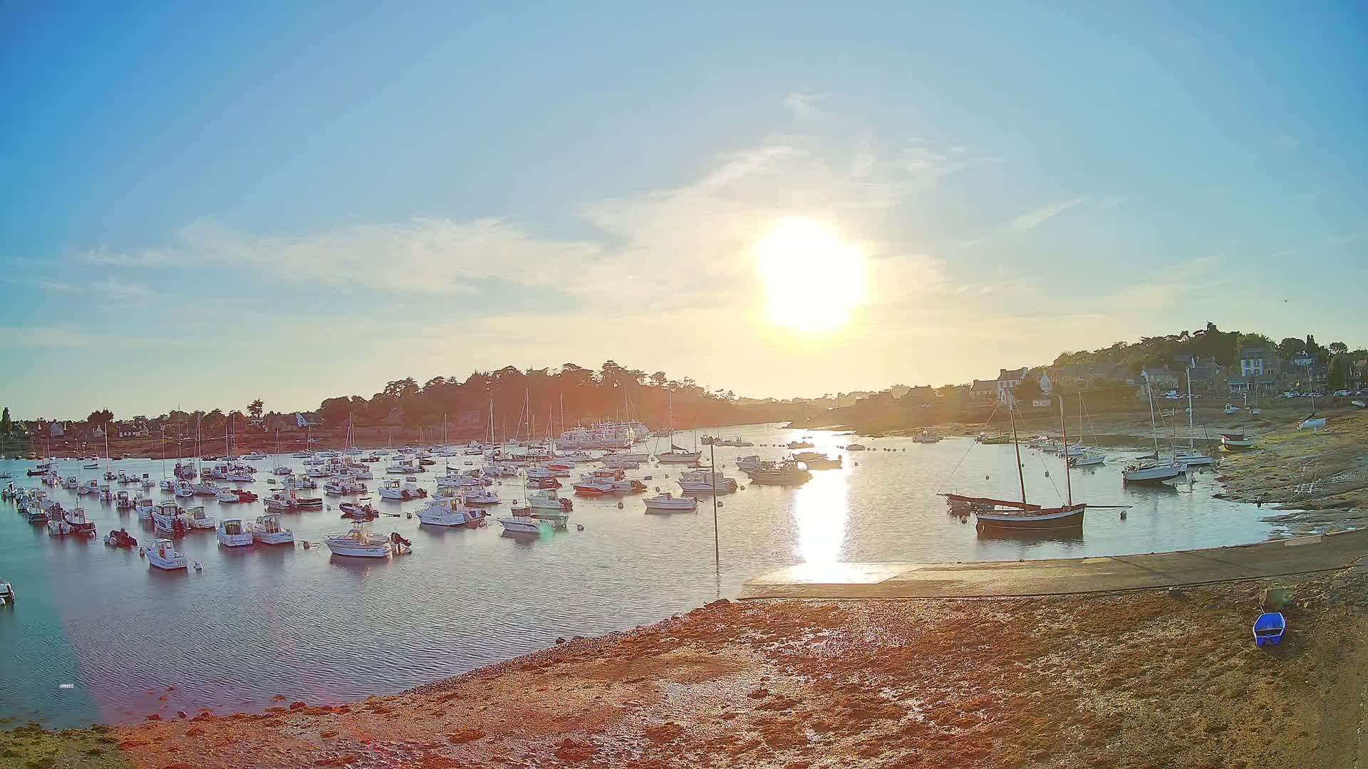 Port de Ploumanac'h Saint Perros-Guirec City View  Live Cam - Lannion, Cotes-d'Armor, Bretagne, France