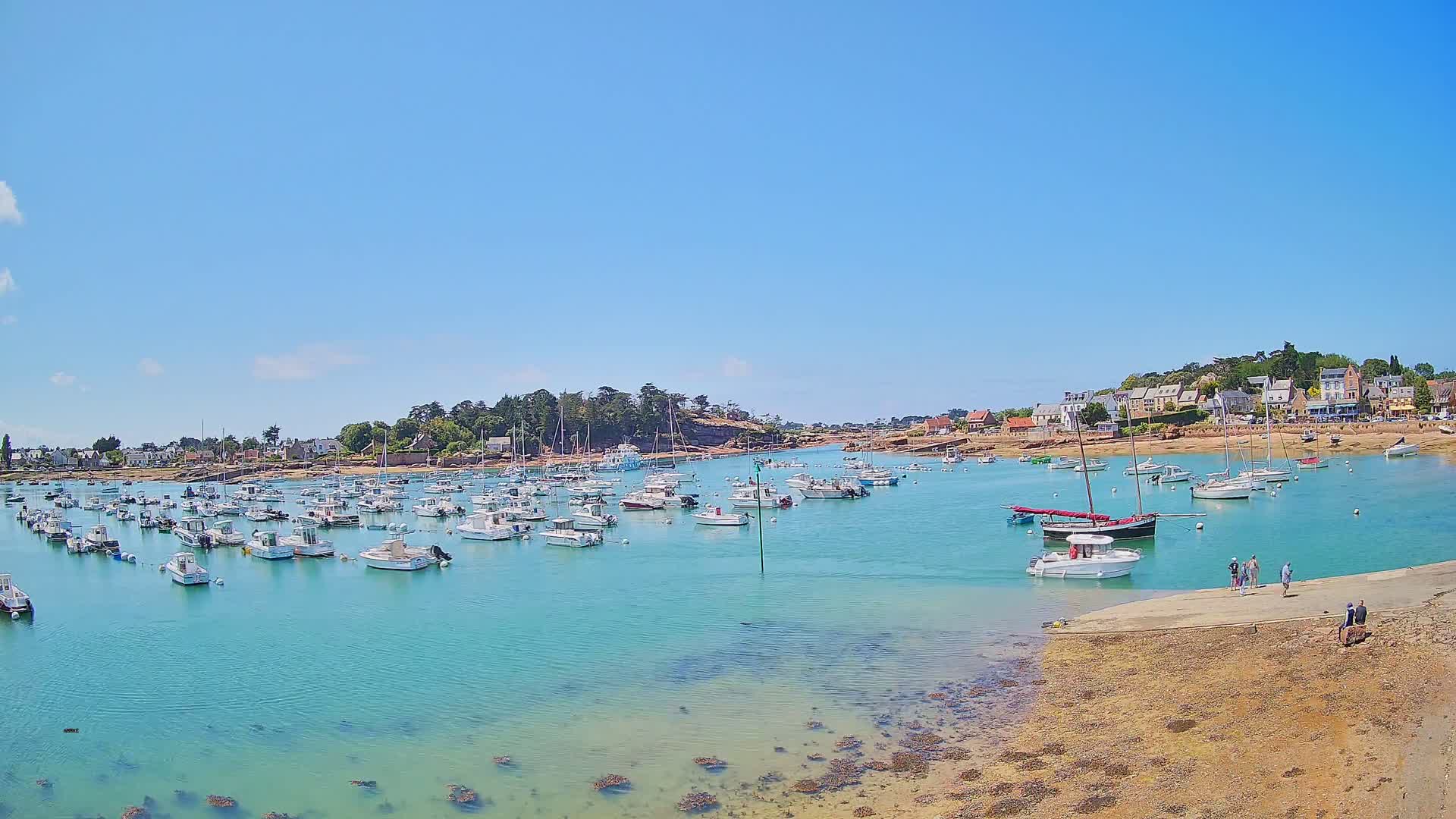 Port de Ploumanac'h Saint Perros-Guirec City View  Live Cam - Lannion, Cotes-d'Armor, Bretagne, France