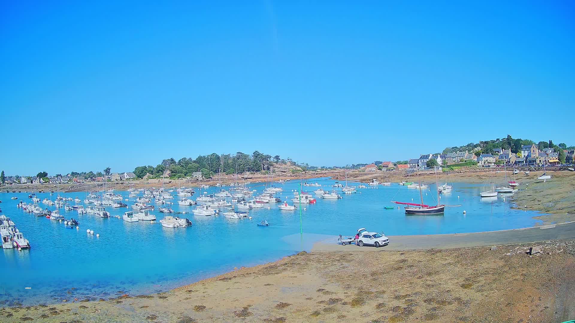 Port de Ploumanac'h Saint Perros-Guirec City View  Live Cam - Lannion, Cotes-d'Armor, Bretagne, France