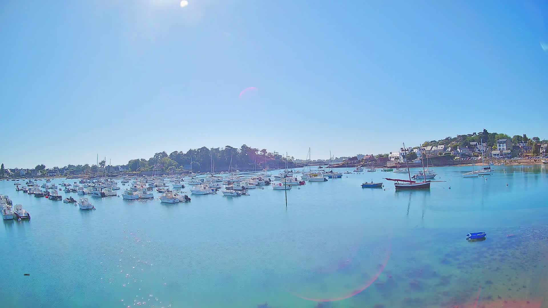 Port de Ploumanac'h Saint Perros-Guirec City View  Live Cam - Lannion, Cotes-d'Armor, Bretagne, France