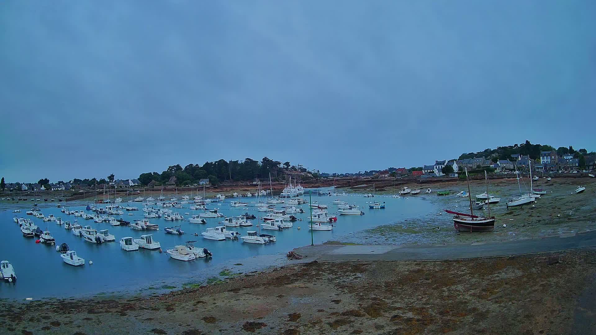 Port de Ploumanac'h Saint Perros-Guirec City View  Live Cam - Lannion, Cotes-d'Armor, Bretagne, France
