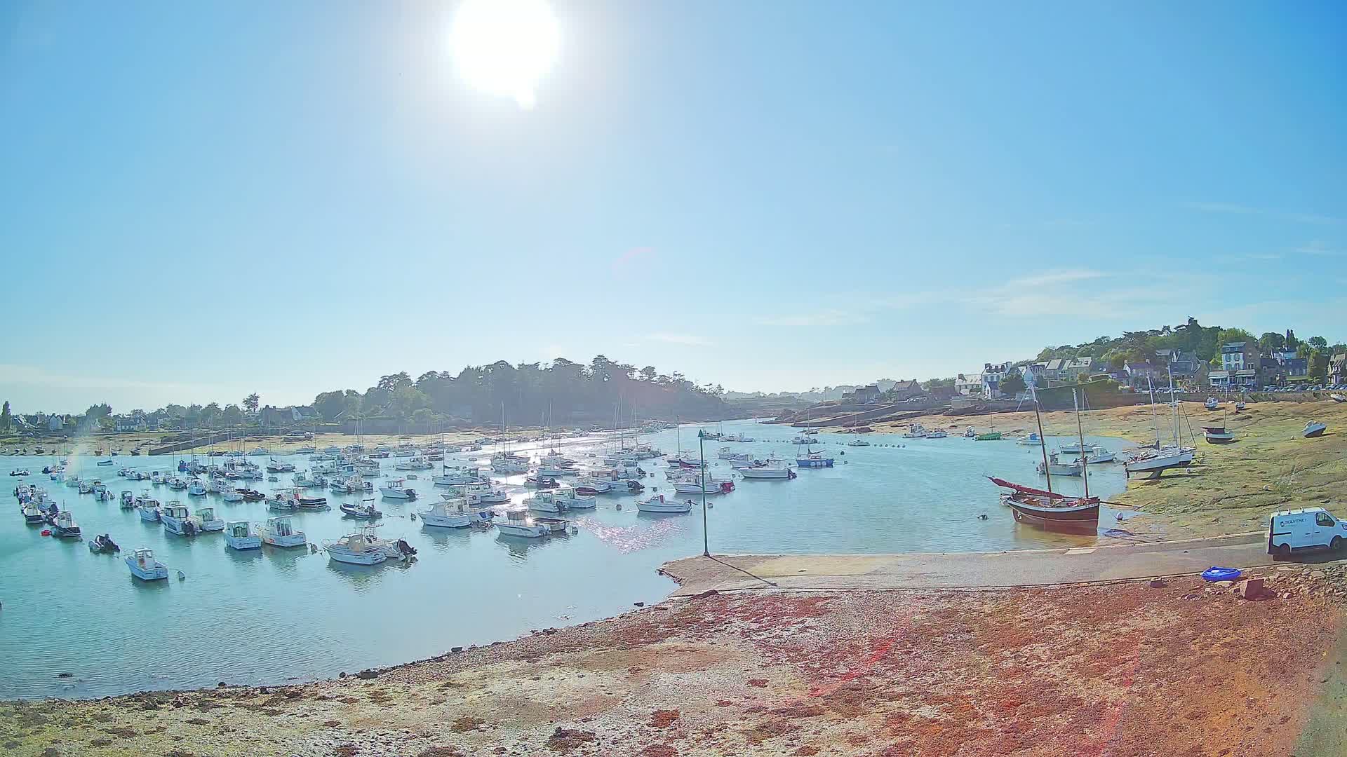 Port de Ploumanac'h Saint Perros-Guirec City View  Live Cam - Lannion, Cotes-d'Armor, Bretagne, France
