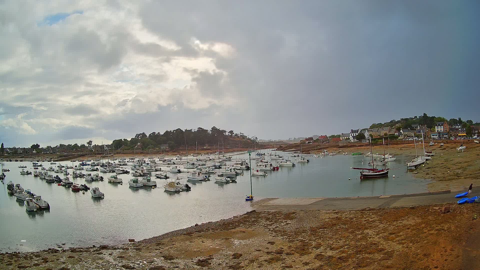 Port de Ploumanac'h Saint Perros-Guirec City View  Live Cam - Lannion, Cotes-d'Armor, Bretagne, France
