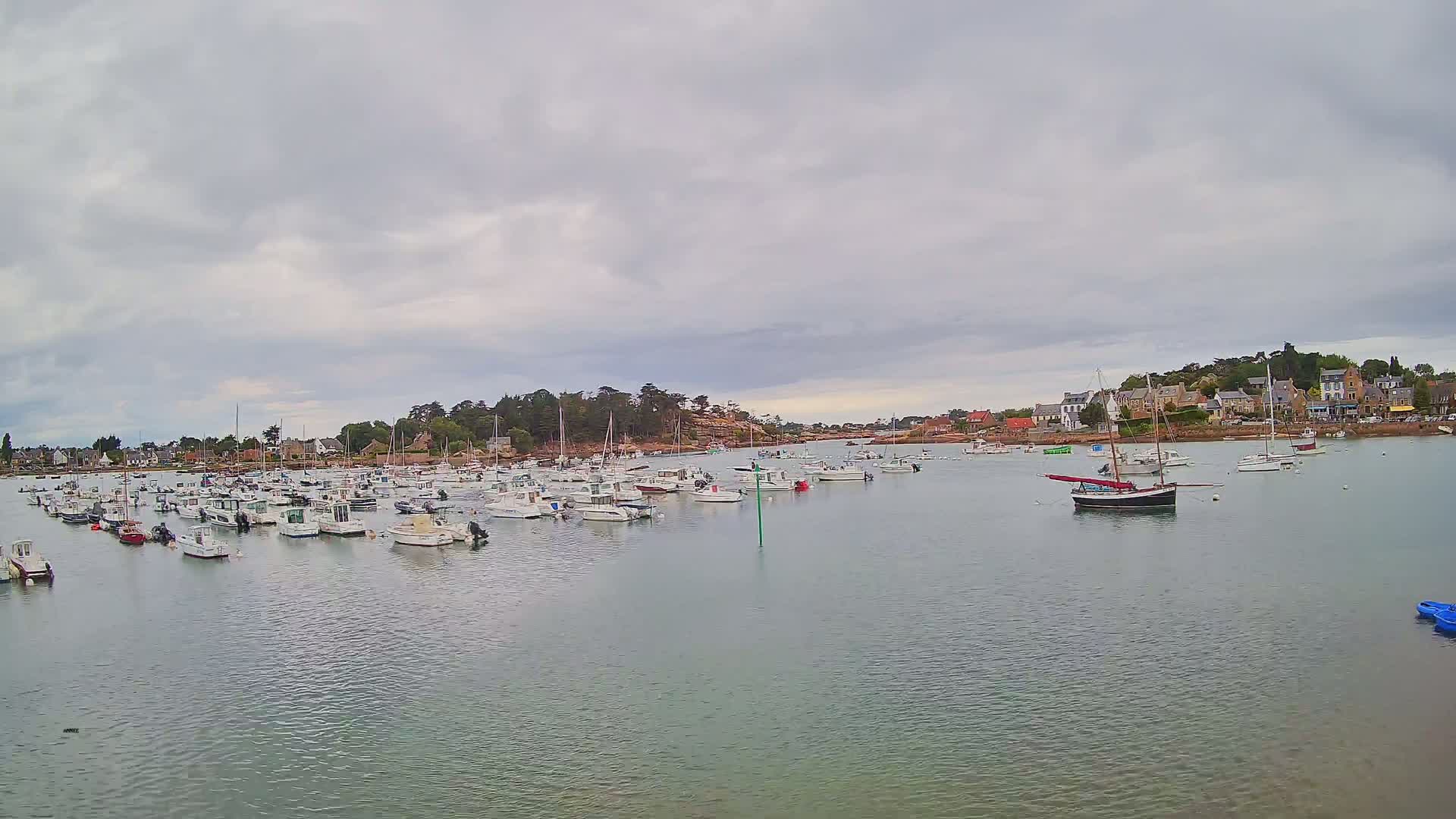 Port de Ploumanac'h Saint Perros-Guirec City View  Live Cam - Lannion, Cotes-d'Armor, Bretagne, France