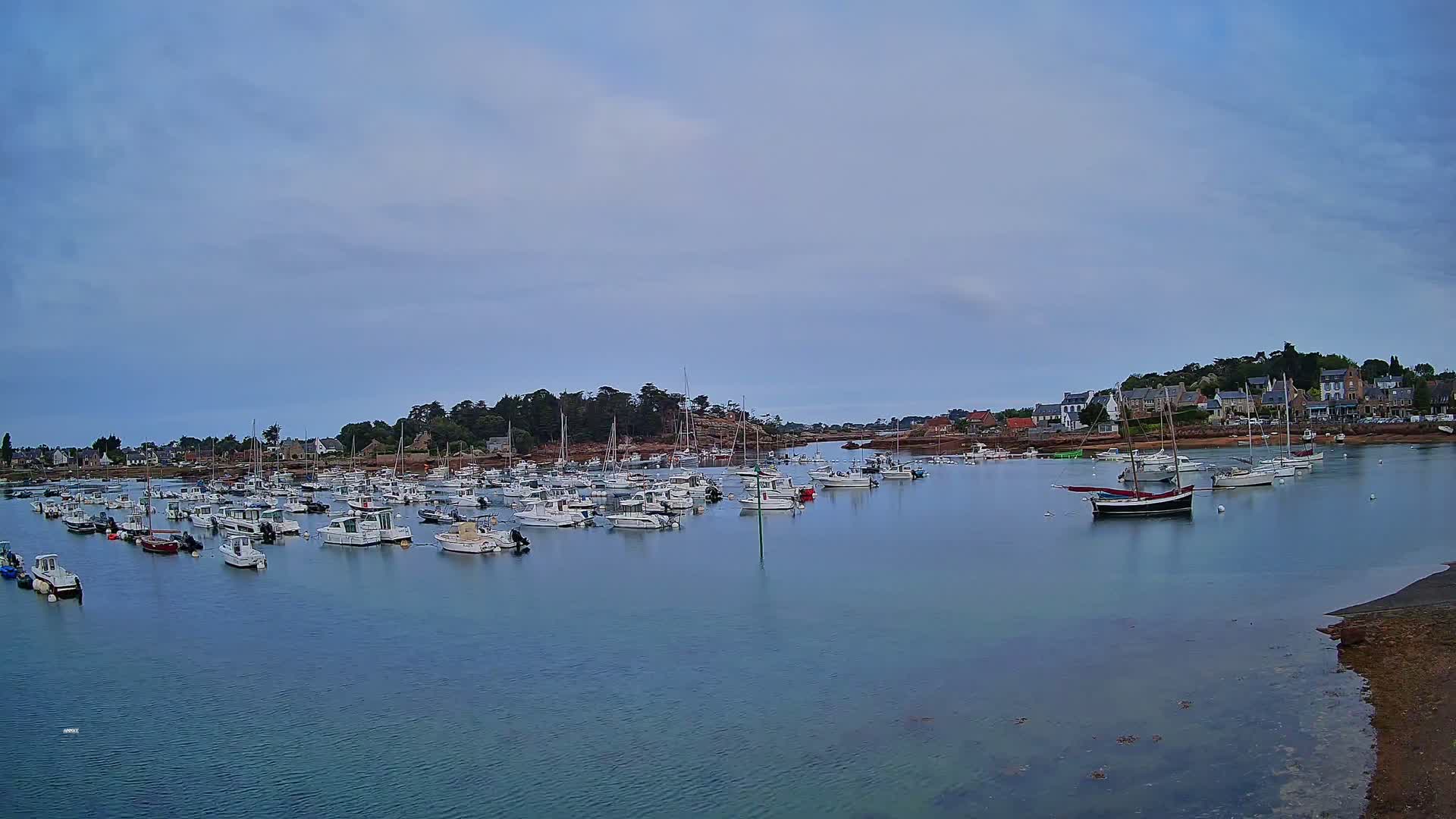 Port de Ploumanac'h Saint Perros-Guirec City View  Live Cam - Lannion, Cotes-d'Armor, Bretagne, France