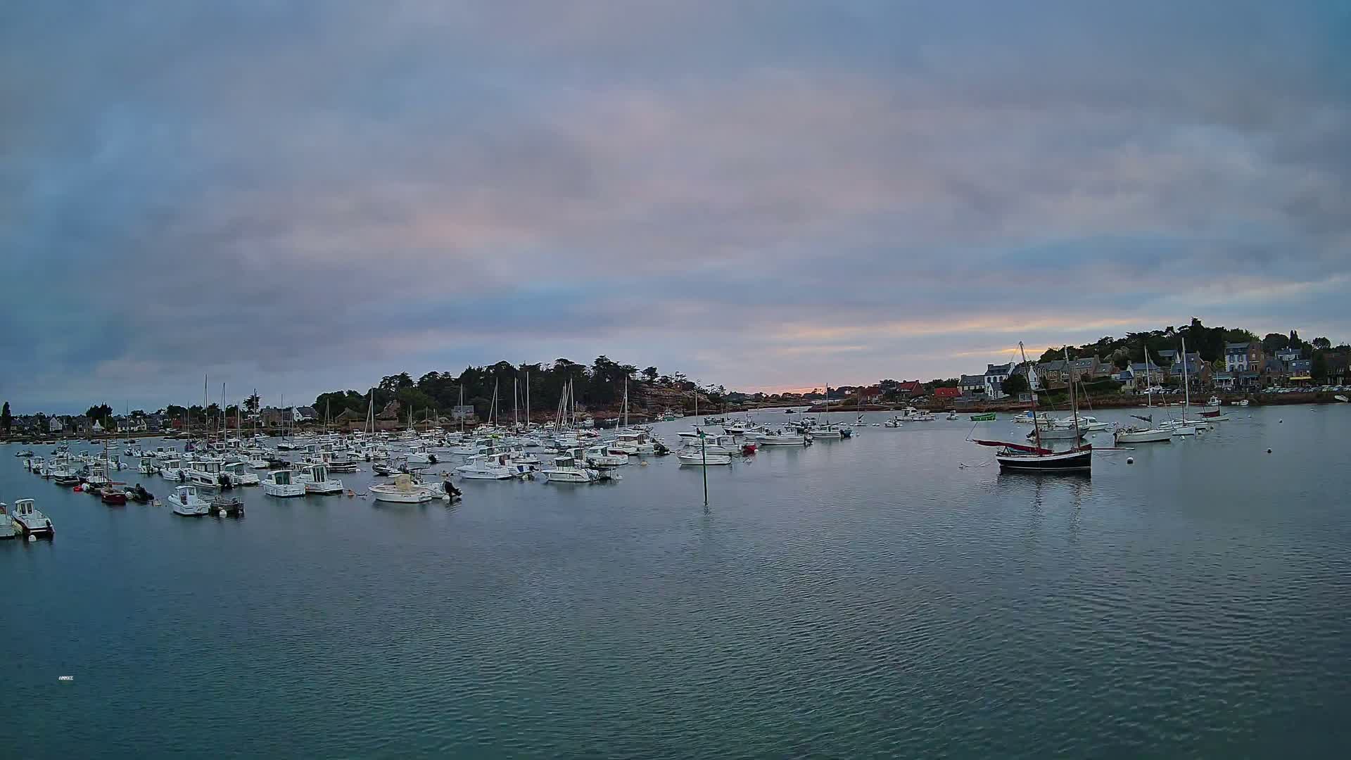 Port de Ploumanac'h Saint Perros-Guirec City View  Live Cam - Lannion, Cotes-d'Armor, Bretagne, France
