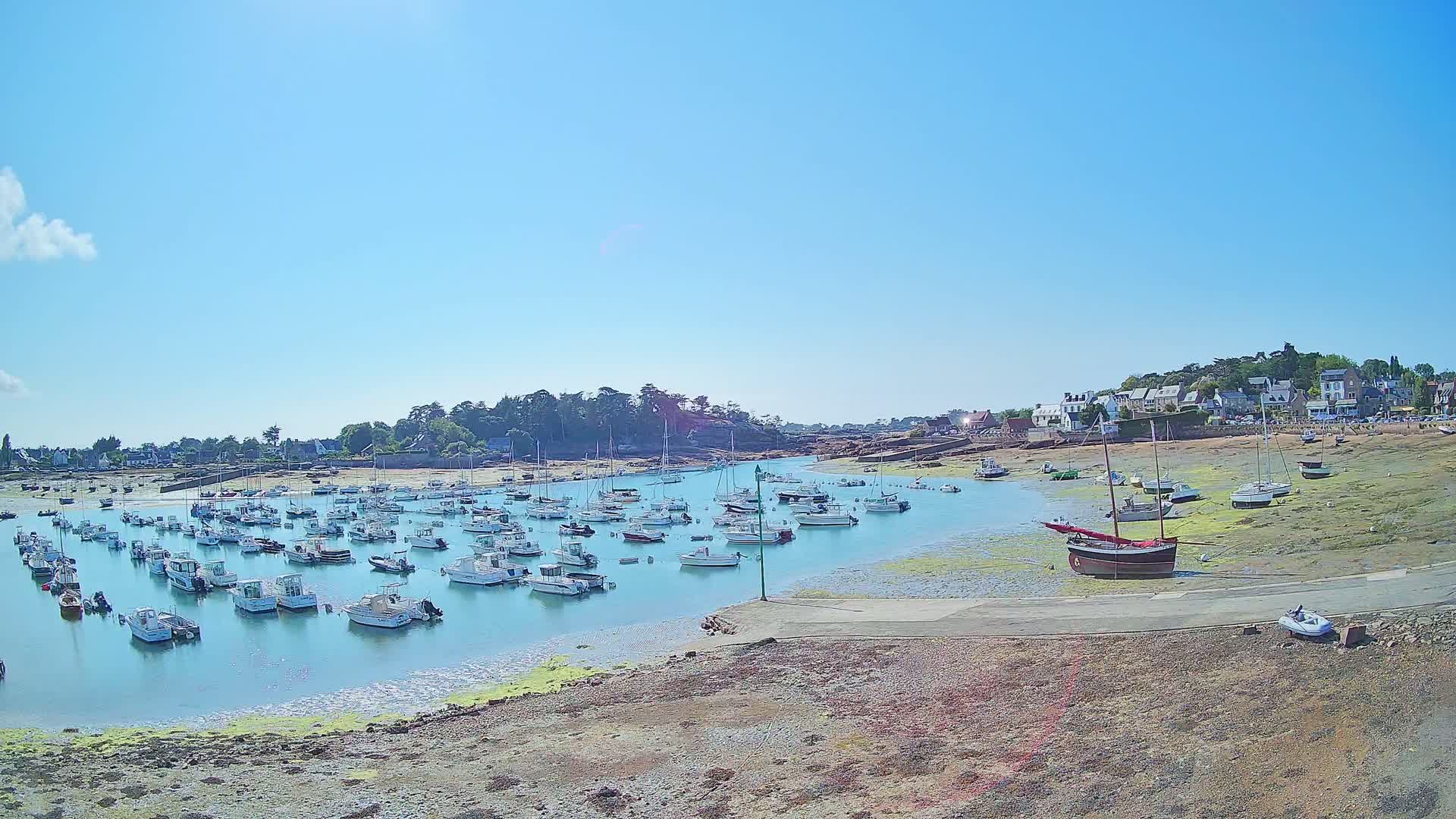 Port de Ploumanac'h Saint Perros-Guirec City View  Live Cam - Lannion, Cotes-d'Armor, Bretagne, France