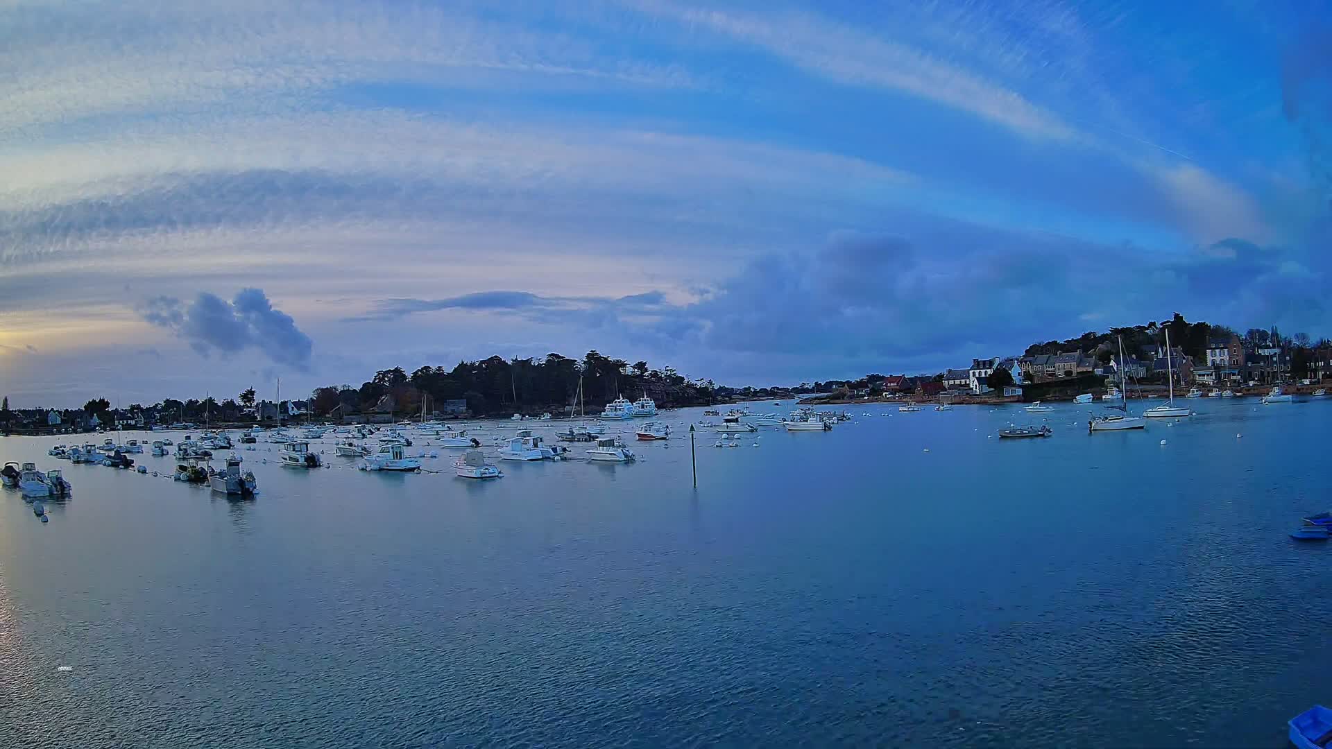 Port de Ploumanac'h Saint Perros-Guirec City View  Live Cam - Lannion, Cotes-d'Armor, Bretagne, France