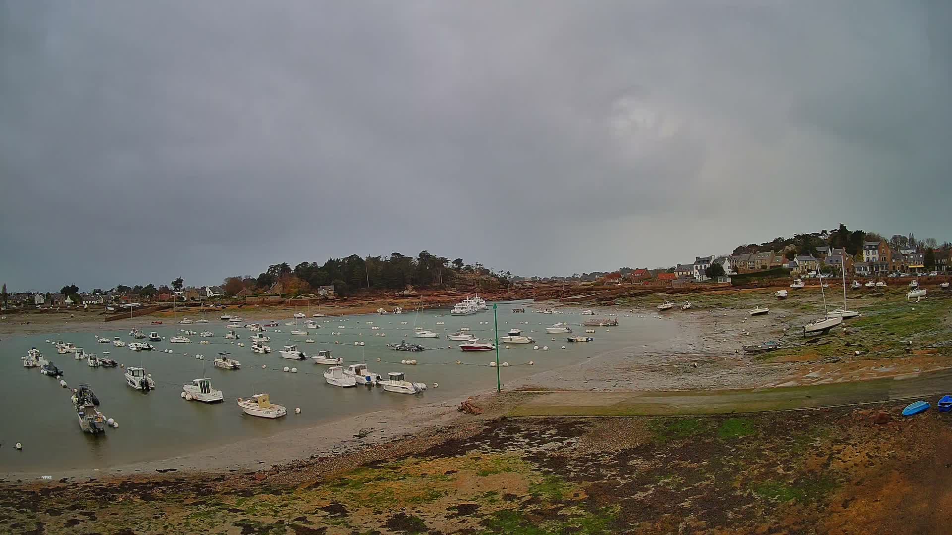 Port de Ploumanac'h Saint Perros-Guirec City View  Live Cam - Lannion, Cotes-d'Armor, Bretagne, France