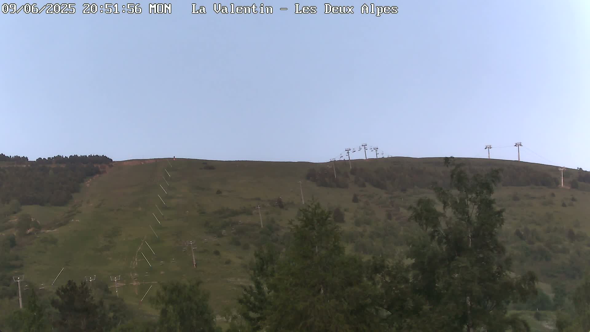 French Alps, Les deux Alpes Ski Slopes Live Cam - Grenoble, Isere, Auvergne-Rhone-Alpes, France